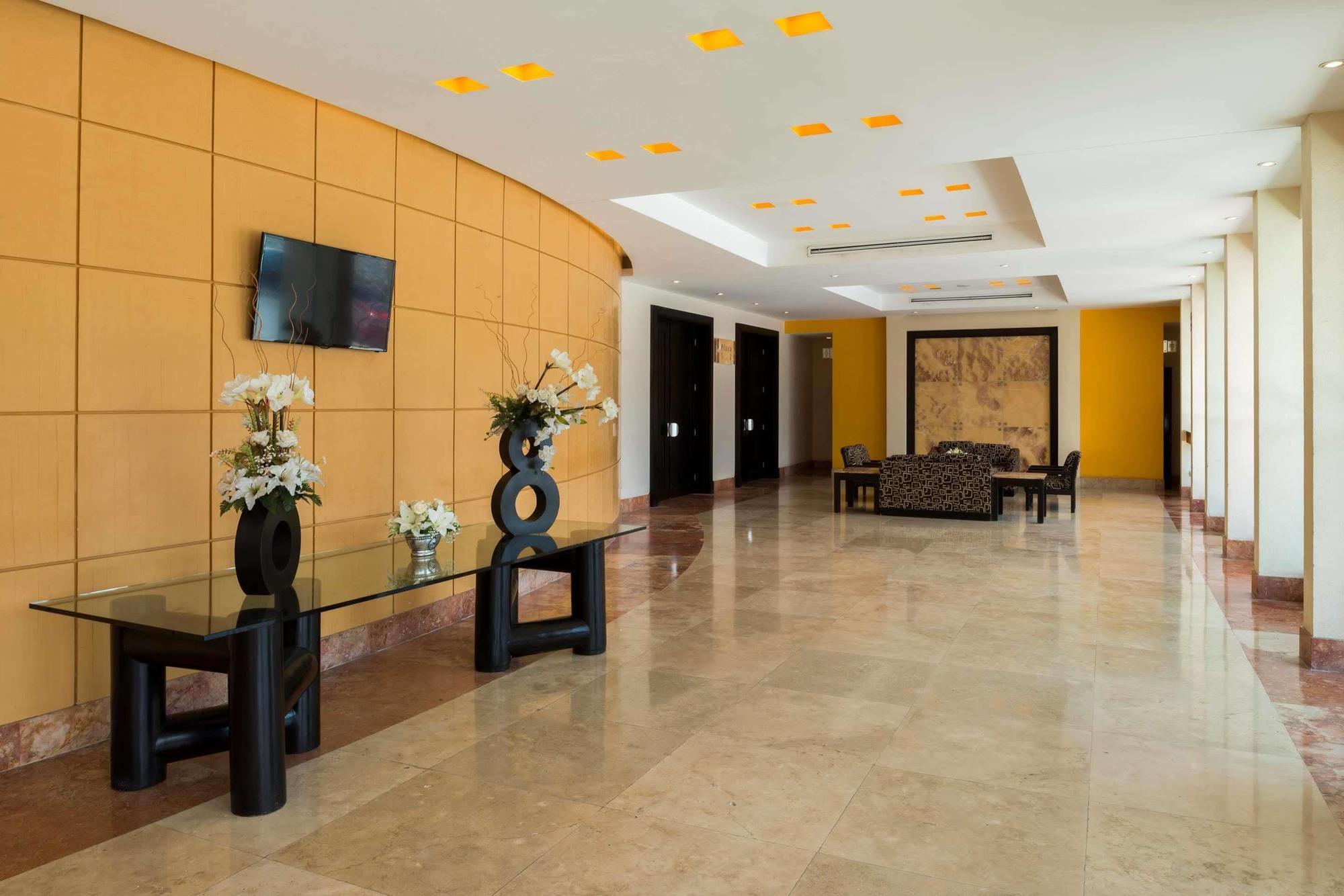 Camino Real Saltillo Exterior photo